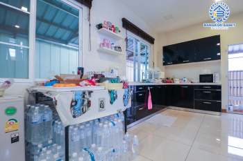 *****บ้านเดี่ยวมือสอง ม. ไพรมารี่ เพรสทีจ รัชดา-รามอินทรา บ้านเดี่ยว 3 ชั้น พร้อมเข้าอยู่ ฟังก์ชัน 5 ห้องนอน 5 ห้องน้ำ 2 ที่จอดรถ ภายในสวย บ้านใหม่ บนเนื้อที่กว่า 52 ตร.ว. พื้นที่ใช้สอยมากถึง 350 ตร.ม. บนทำเลศักยภาพ เชื่อมต่อ ถ.รามอินทรา, ถ.พหลโยธิน, ถ.สุขาภิบาล5 เดินทางสะดวก ใกล้ทางด่วน "เอกมัย-รามอินทรา" และรถไฟฟ้า "นพรัตน์"